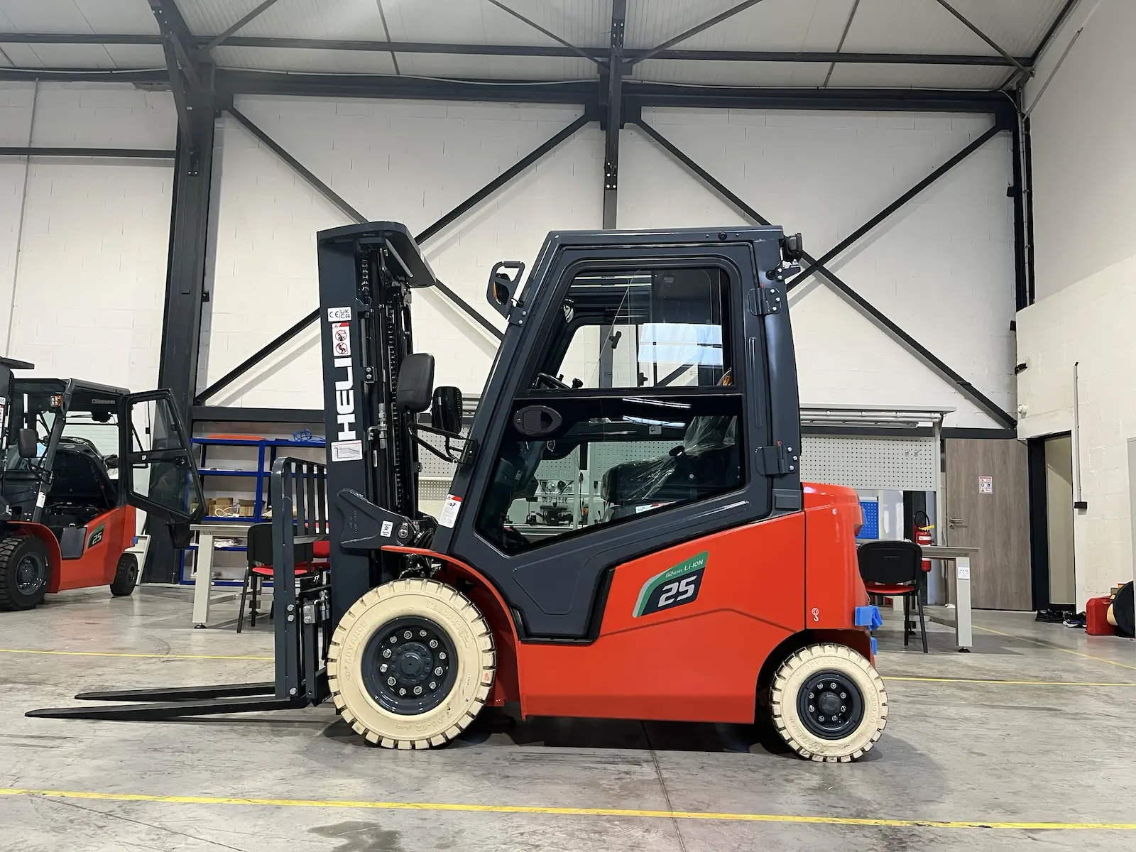 Heli G2 / 1,5-3,8 t elektriline kahveltõstuk - Pilt 2