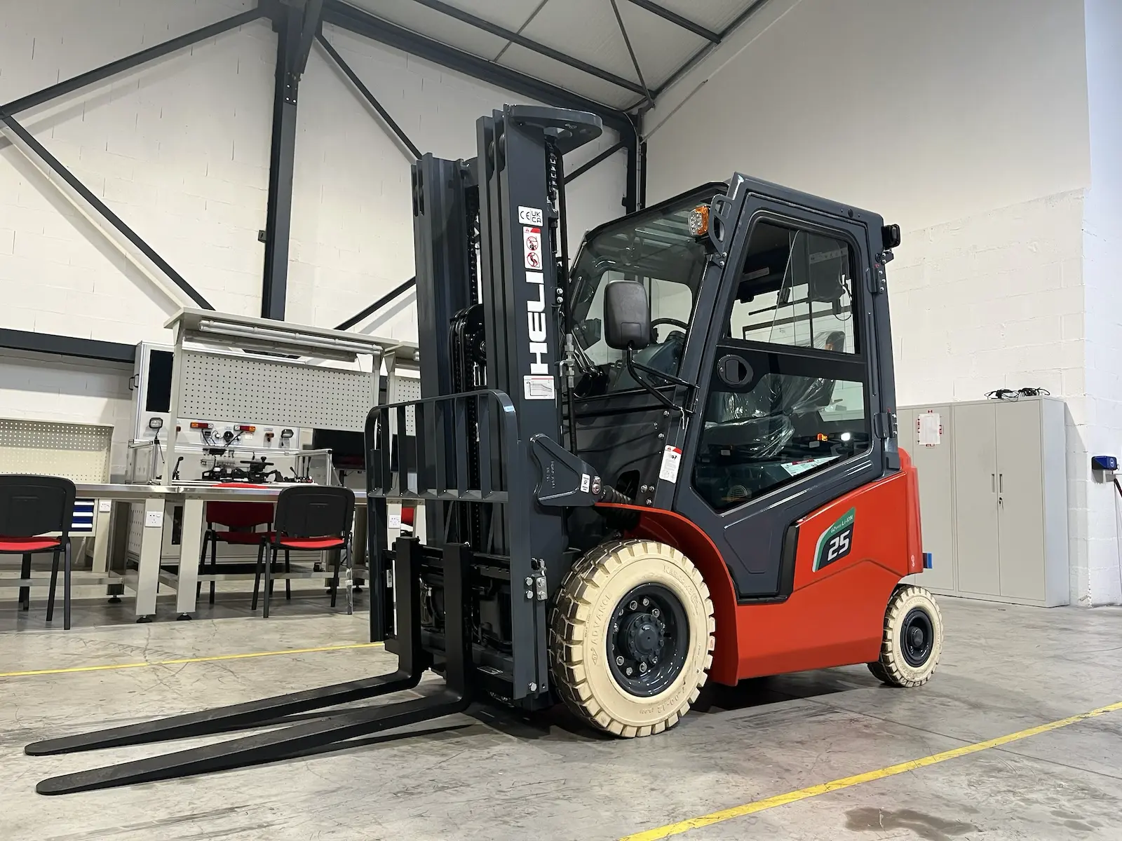 Heli G2 / 1,5-3,8 t elektriline kahveltõstuk - Pilt 3